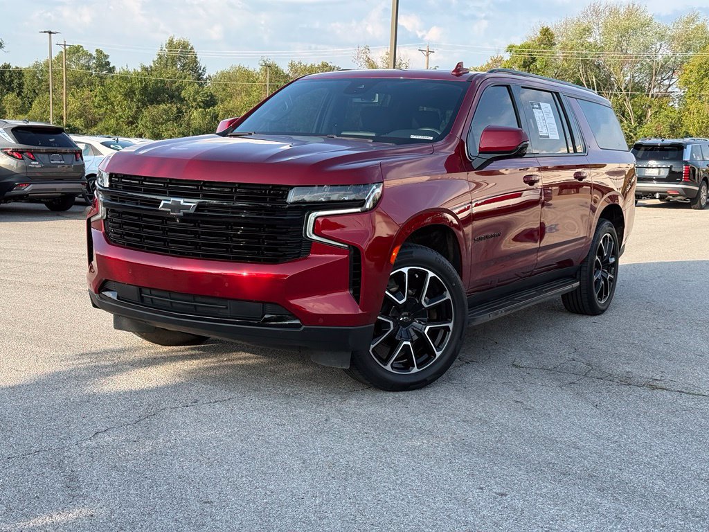 Used 2024 Chevrolet Suburban RST w/ Luxury Package AWD/4WD image 3