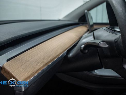 Used 2023 Tesla Model Y Performance image 12