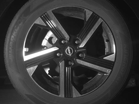 Used 2025 Nissan Sentra SV FWD image 12