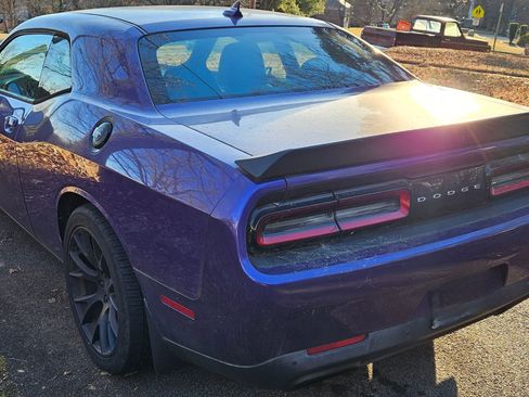 Used 2016 Dodge Challenger SRT Hellcat image 3