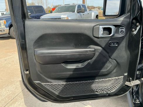 Used 2020 Jeep Wrangler Unlimited Rubicon AWD/4WD image 19