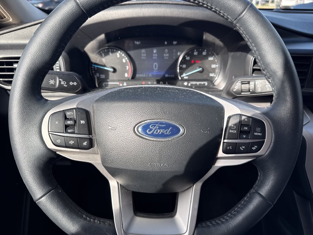 Used 2023 Ford Explorer XLT w/ Equipment Group 202A AWD/4WD image 10
