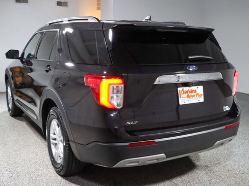 Used 2023 Ford Explorer XLT w/ Equipment Group 202A RWD image 9