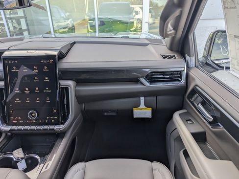 New 2026 GMC Yukon Elevation image 4