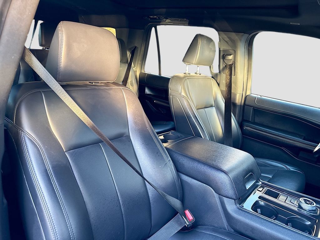 Used 2023 Ford Expedition Limited RWD image 29