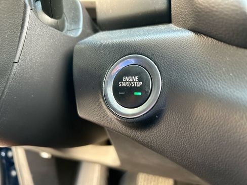 Used 2022 GMC Terrain SLT w/ Infotainment Package II AWD/4WD image 21