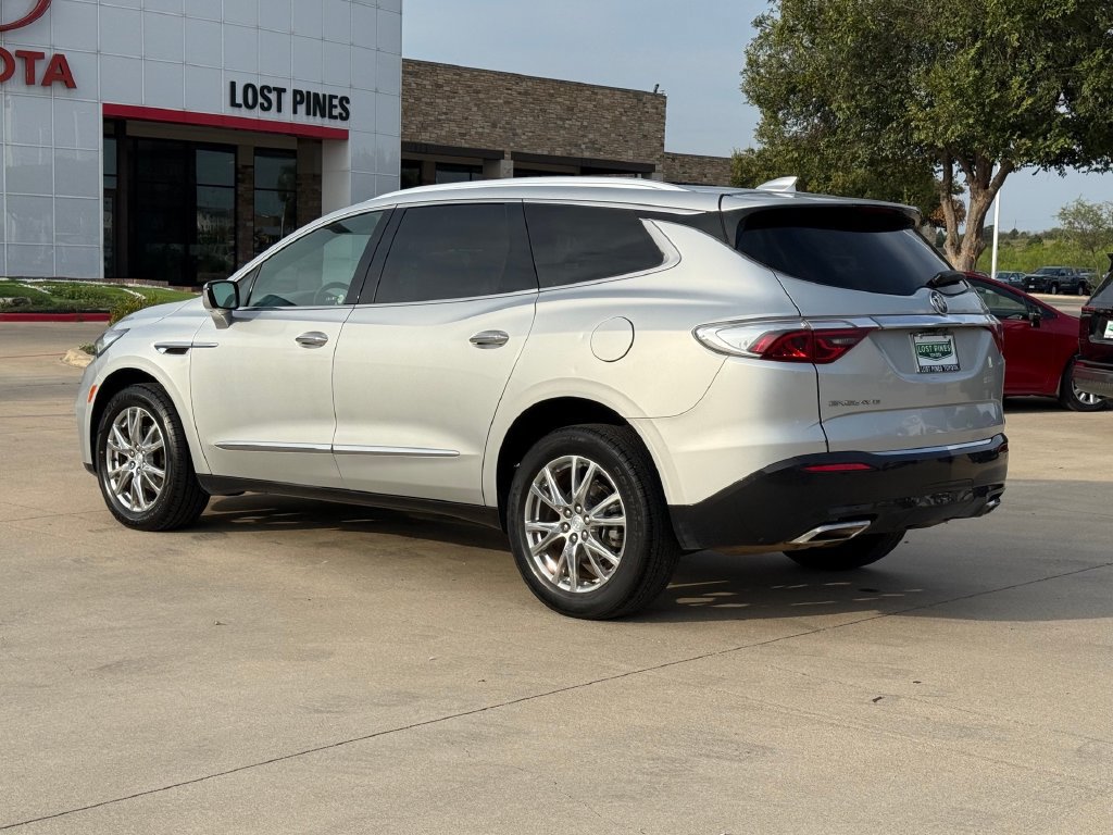 Used 2022 Buick Enclave Premium FWD image 3