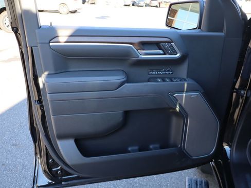 Used 2025 Chevrolet Silverado 1500 High Country w/ Midnight Edition image 13