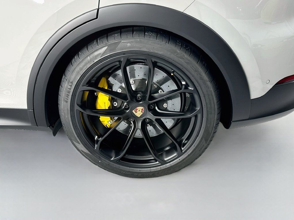 New 2026 Porsche Cayenne Turbo GT AWD/4WD image 32