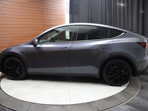 Used 2023 Tesla Model Y Long Range image 12