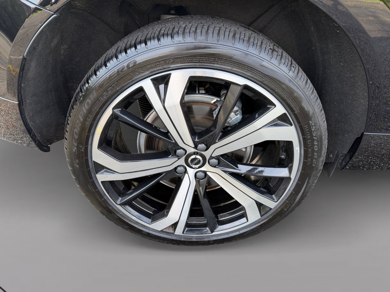 Used 2024 Volvo XC60 T8 Ultimate w/ Climate Package AWD/4WD image 5