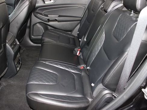 Used 2024 Ford Edge Titanium AWD/4WD image 19