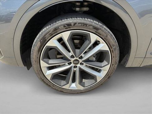 Used 2023 Audi Q5 2.0T Premium Plus w/ Premium Plus Package AWD/4WD image 9