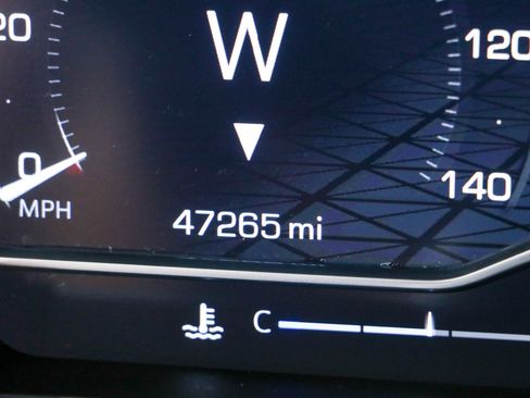 Used 2023 GMC Sierra 1500 Elevation AWD/4WD image 16