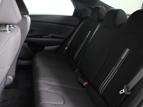 Certified 2025 Hyundai Elantra Sport FWD image 18