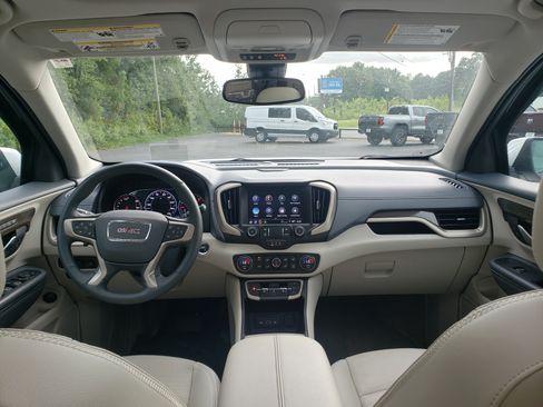 Used 2024 GMC Terrain Denali w/ Denali Premium Package AWD/4WD image 33