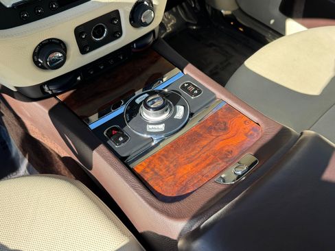 Used 2013 Rolls-Royce Ghost REAR THEATRE / MASSAGE SEATS / image 45