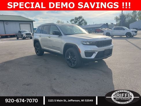 New 2025 Jeep Grand Cherokee Limited w/ Luxury Tech Group II image 7