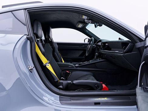Used 2024 Porsche 911 GT3 RS w/ Weissach Package RWD image 36