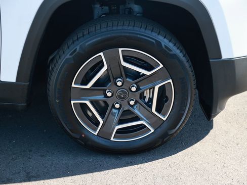 New 2026 Jeep Cherokee Laredo image 8
