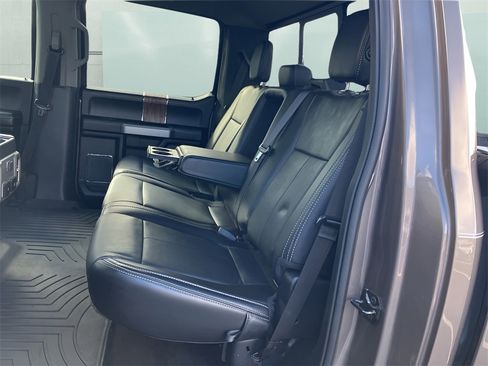 Used 2019 Ford F150 Lariat image 34