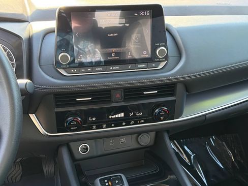 Used 2023 Nissan Rogue SV FWD image 25