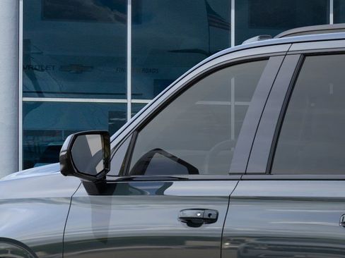 New 2026 Chevrolet Suburban RST RWD image 12