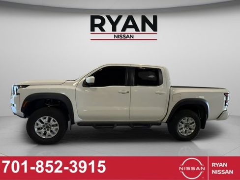 Certified 2022 Nissan Frontier SV AWD/4WD image 6