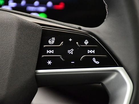 Used 2025 Audi Q5 Premium Plus w/ Premium Plus image 24