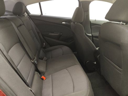 Used 2018 Chevrolet Cruze LT w/ Sun And Sound Package FWD image 19