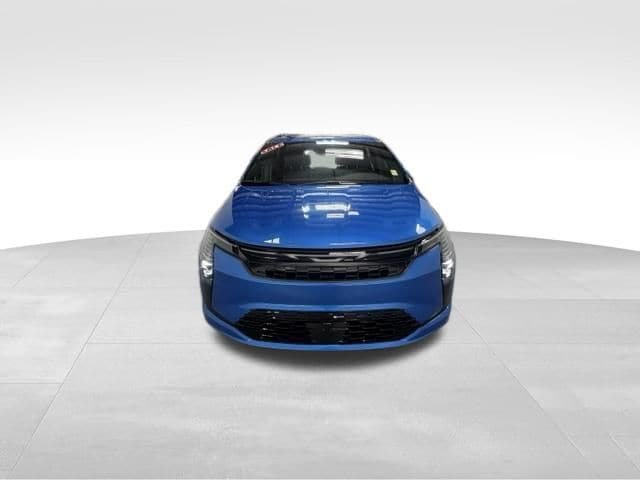 New 2027 Chrysler Pacifica Select AWD/4WD image 3