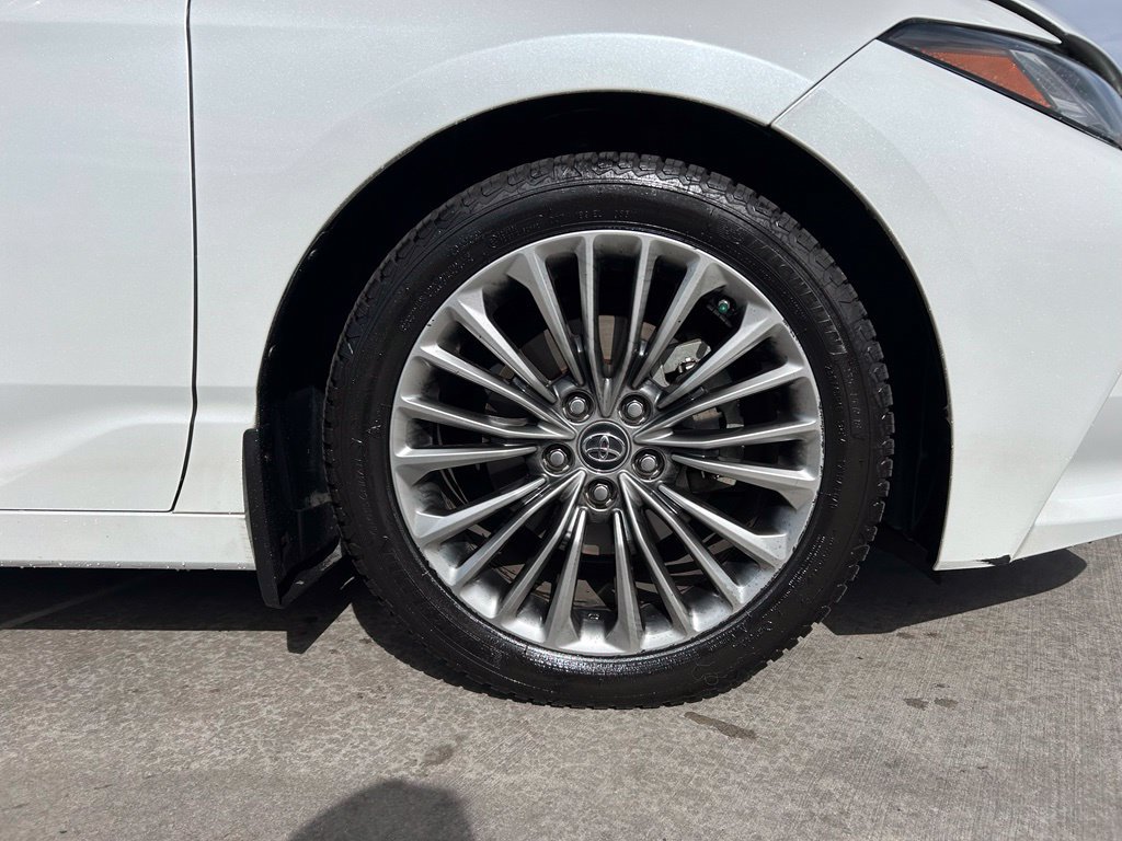 Used 2019 Toyota Avalon Limited w/ Advanced Safety Package FWD image 34