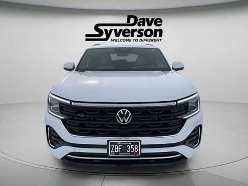 Used 2024 Volkswagen Atlas Cross Sport SEL Premium R-Line image 2