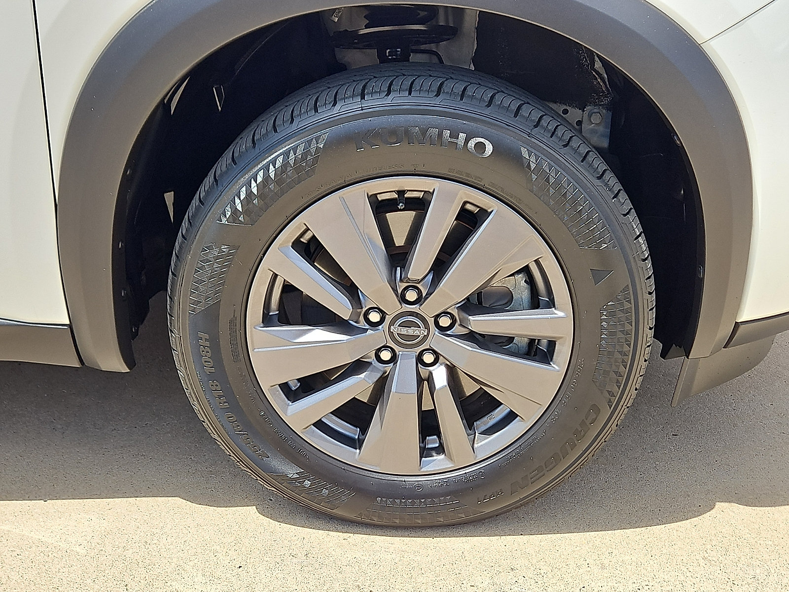Used 2024 Nissan Pathfinder SV FWD image 5
