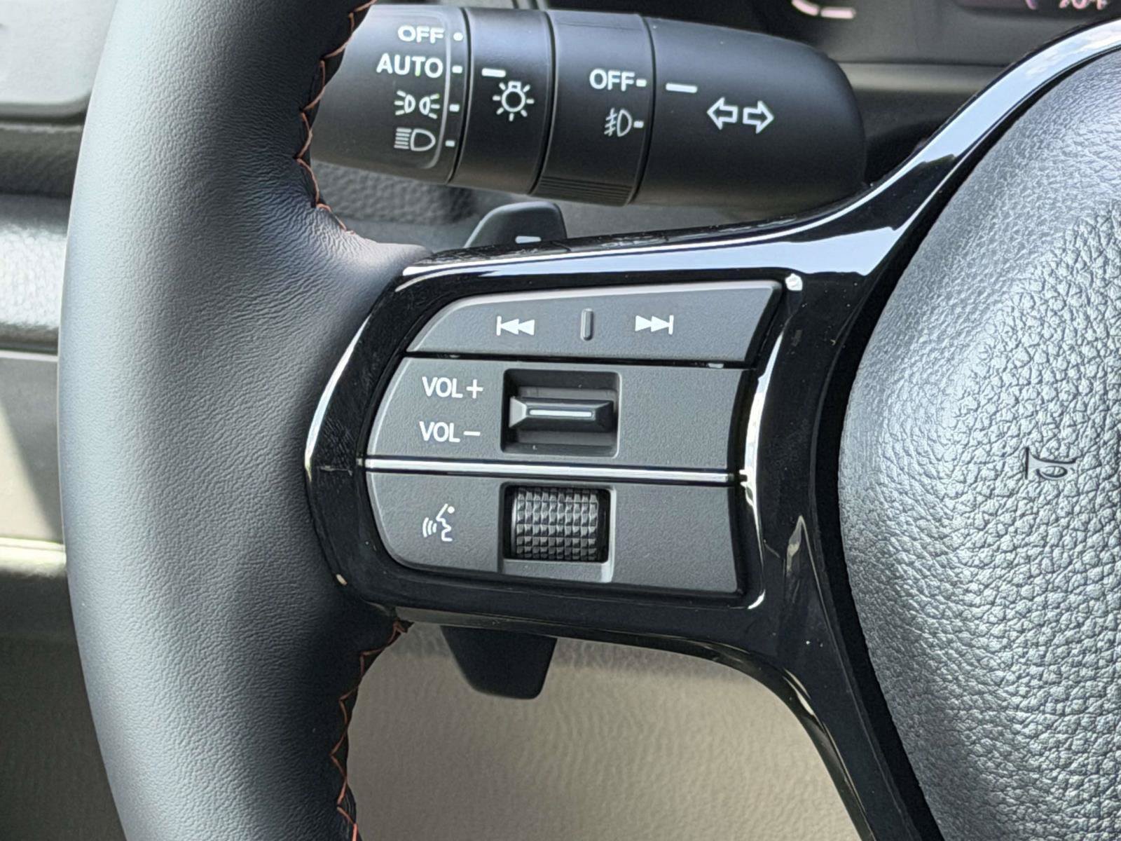 New 2026 Honda Pilot Sport image 18