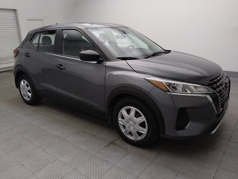 Used 2021 Nissan Kicks S FWD image 11