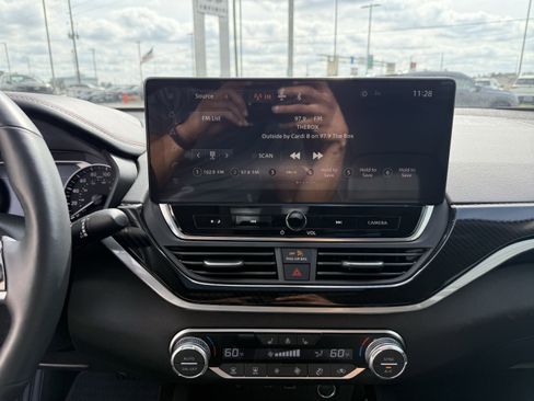 Used 2024 Nissan Altima 2.0 SR image 22