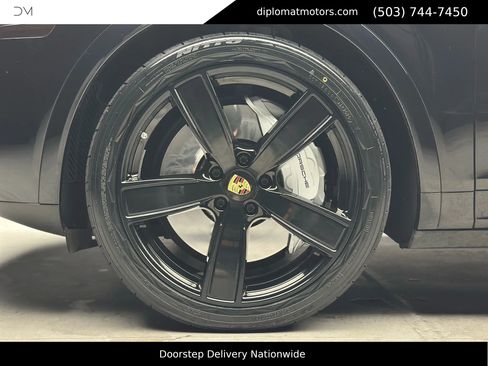 Used 2022 Porsche Cayenne Turbo w/ Performance Package (PG2) image 43