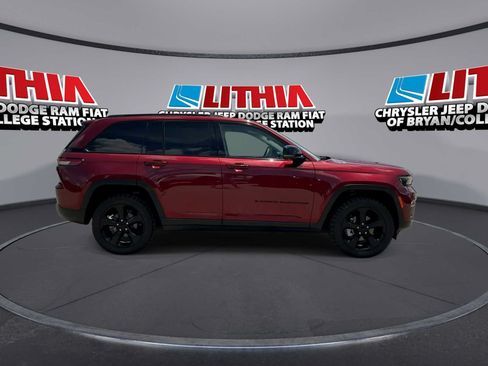 Used 2023 Jeep Grand Cherokee Limited w/ Luxury Tech Group II AWD/4WD image 9