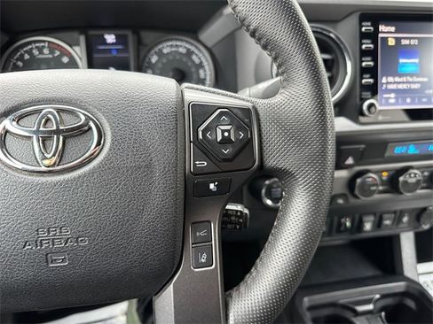 Used 2022 Toyota Tacoma TRD Off-Road image 22