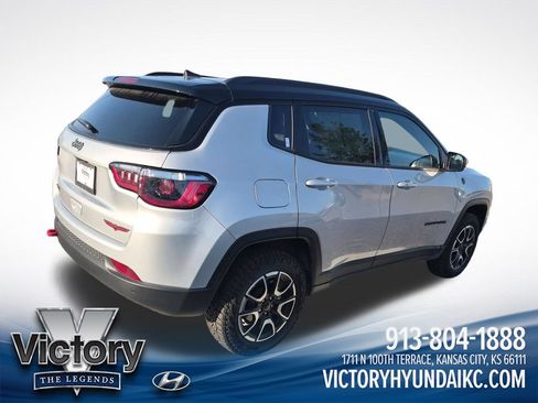 Used 2026 Jeep Compass Trailhawk AWD/4WD image 5