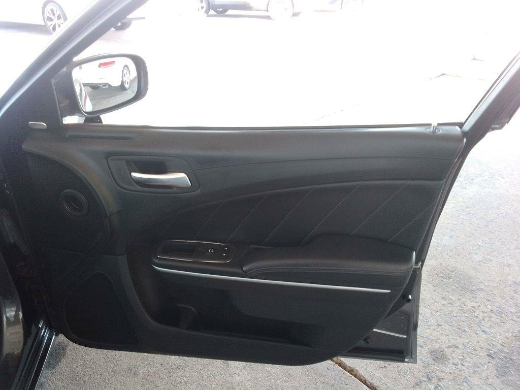 Used 2022 Dodge Charger SXT w/ Plus Group RWD image 18