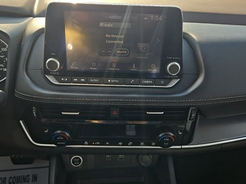 Used 2021 Nissan Rogue SV w/ Premium Package image 19