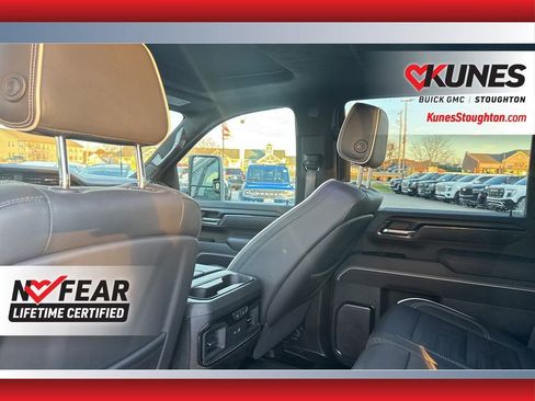 Used 2024 GMC Sierra 2500 AT4X image 38
