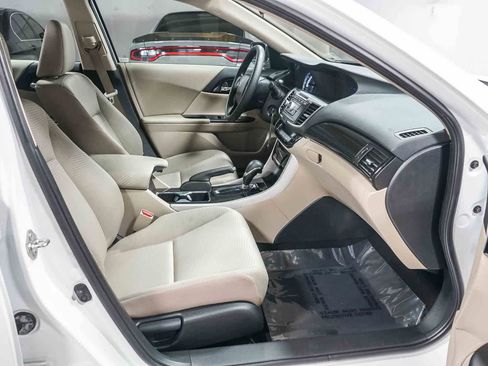 Used 2017 Honda Accord LX image 16