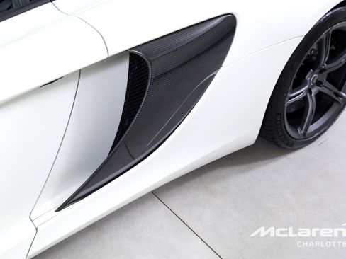 Used 2015 McLaren 650S Spider image 29