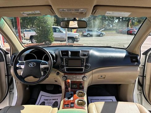 Used 2013 Toyota Highlander Limited image 28