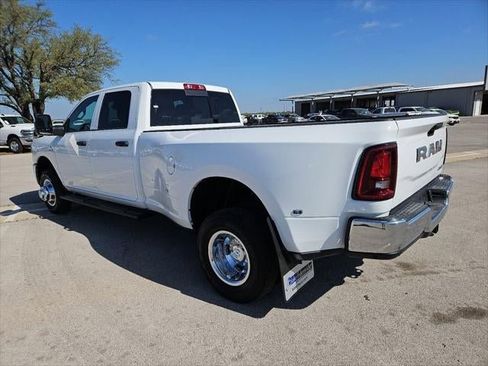 New 2026 RAM 3500 Tradesman AWD/4WD image 34