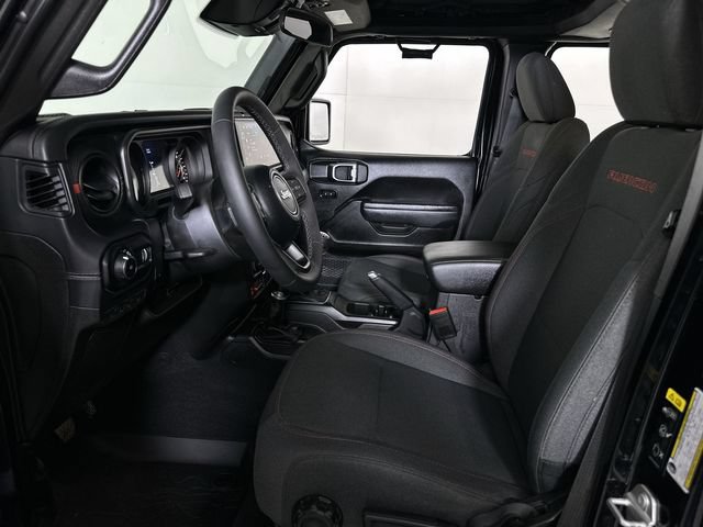 Used 2025 Jeep Wrangler Unlimited Rubicon w/ Convenience Group AWD/4WD image 20