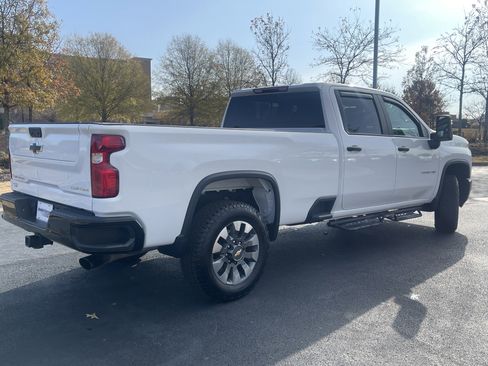 Used 2025 Chevrolet Silverado 2500 Custom w/ Custom Value Package image 9